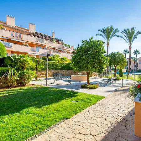 Beautiful With Big Terrace And Access To 3 Pools Elviria Apartment