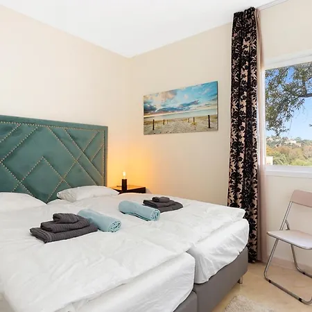 Beautiful With Big Terrace And Access To 3 Pools Elviria Marbella