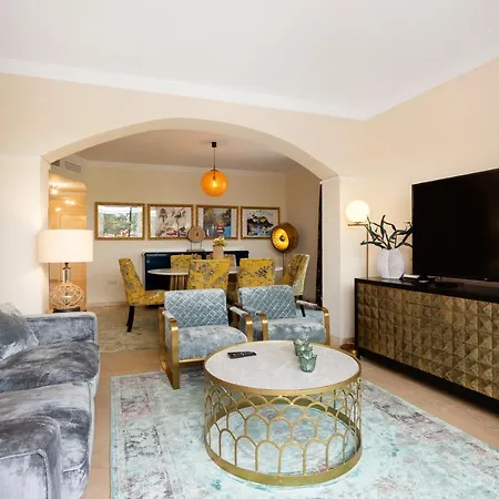 Beautiful With Big Terrace And Access To 3 Pools Elviria