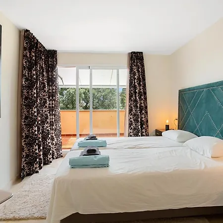 Beautiful With Big Terrace And Access To 3 Pools Elviria Apartment