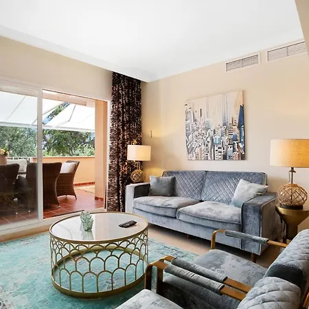 Beautiful With Big Terrace And Access To 3 Pools Elviria Marbella