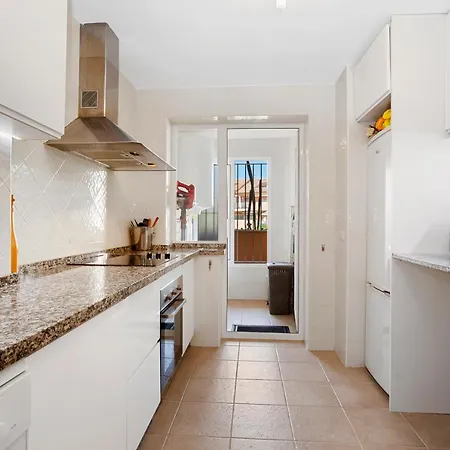Beautiful With Big Terrace And Access To 3 Pools Elviria Apartment