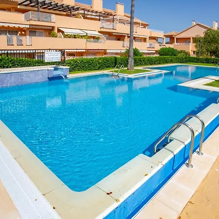 Beautiful With Big Terrace And Access To 3 Pools Elviria Apartment