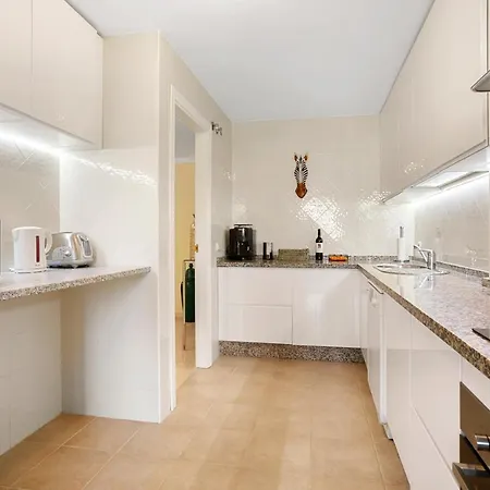 Beautiful With Big Terrace And Access To 3 Pools Elviria Apartment