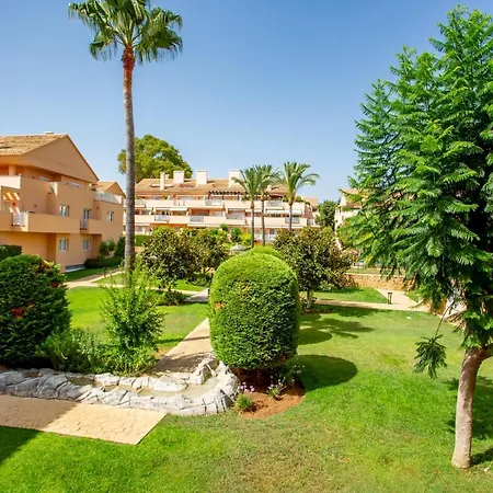 Beautiful With Big Terrace And Access To 3 Pools Elviria