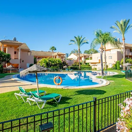 Beautiful With Big Terrace And Access To 3 Pools Elviria